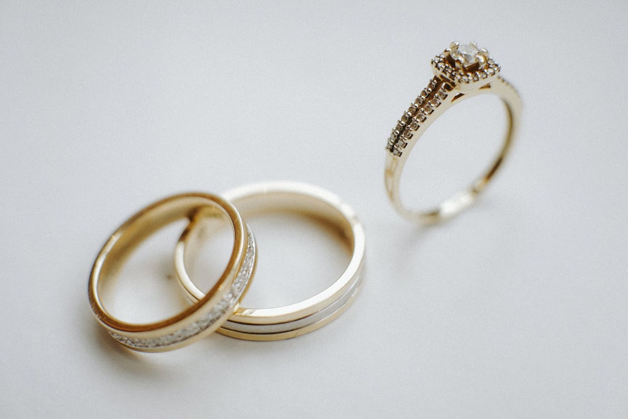 Shining Bright: A Guide to Precious Metals and Sustainable Gems for the Modern Jewelry Lover