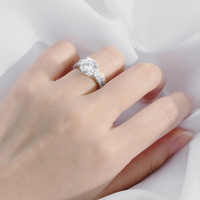 Dazzle Dime 18K White Gold Plated 0.6-4.2CT Moissanite Engagement Ring 925 Sterling Hallmarked with GRA Certificate Sparkly Luxury Wedding Diamond Band