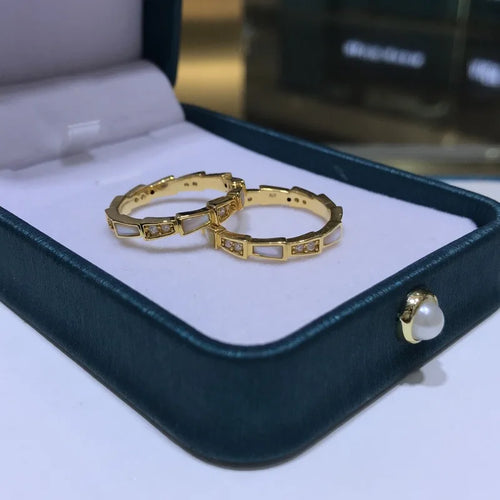 Dazzle Dime® 18K Gold Snake Ring | AU750 Gold with Mozambique White Mother of Pearl Inlay | Fashionable Women’s Jewelry Gift